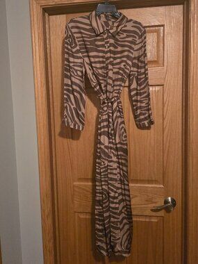 J McLaughlin animal print silk blend button down dress - large